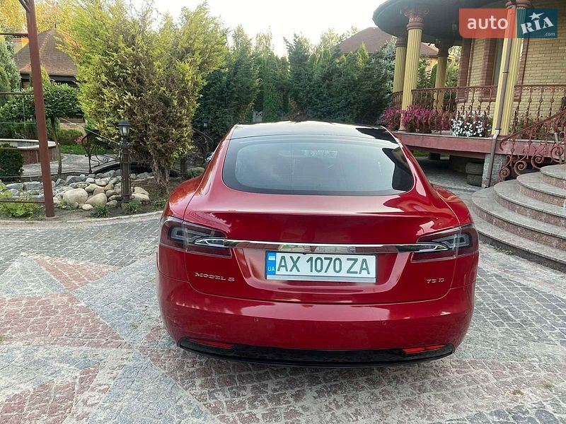 Лифтбек Tesla Model S 2016 в Харькове