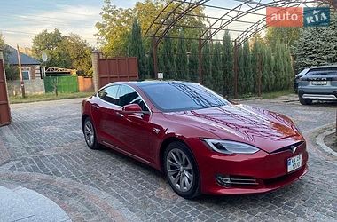 Лифтбек Tesla Model S 2016 в Харькове