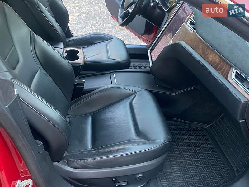 Лифтбек Tesla Model S 2016 в Харькове