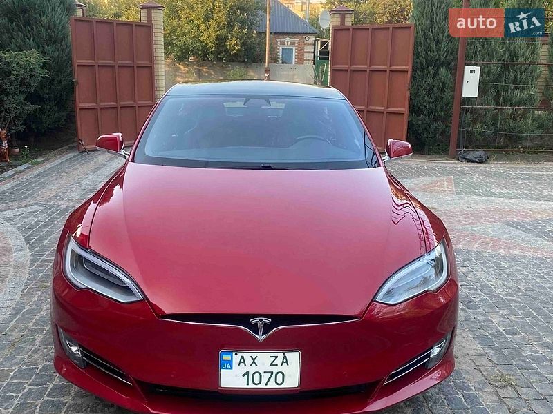 Лифтбек Tesla Model S 2016 в Харькове