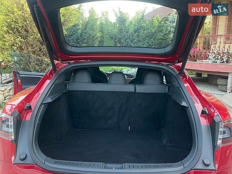 Лифтбек Tesla Model S 2016 в Харькове