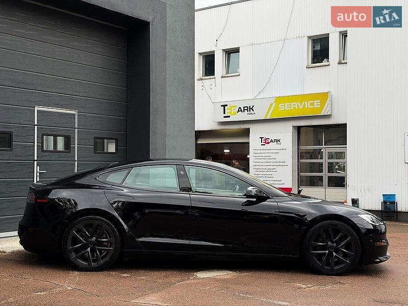 Лифтбек Tesla Model S 2022 в Киеве
