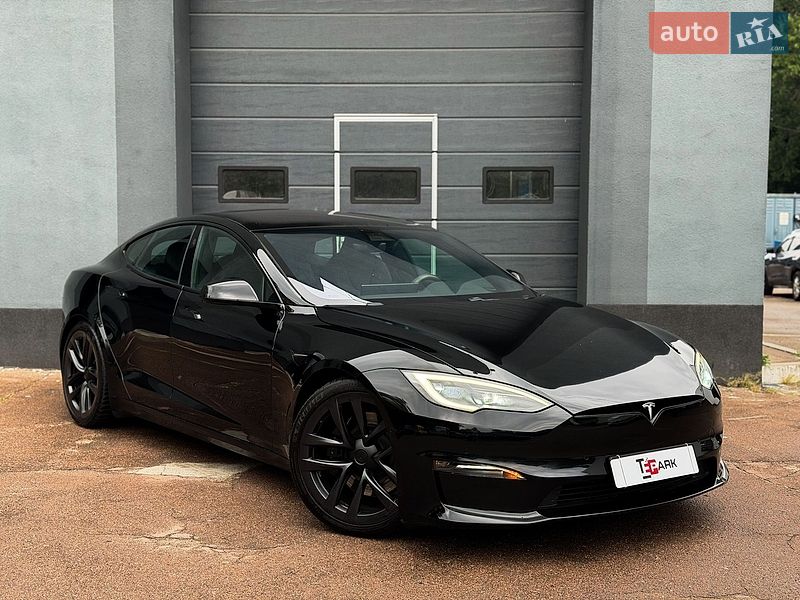 Лифтбек Tesla Model S 2022 в Киеве