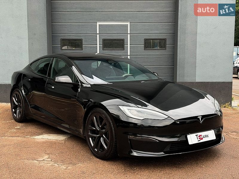 Лифтбек Tesla Model S 2022 в Киеве