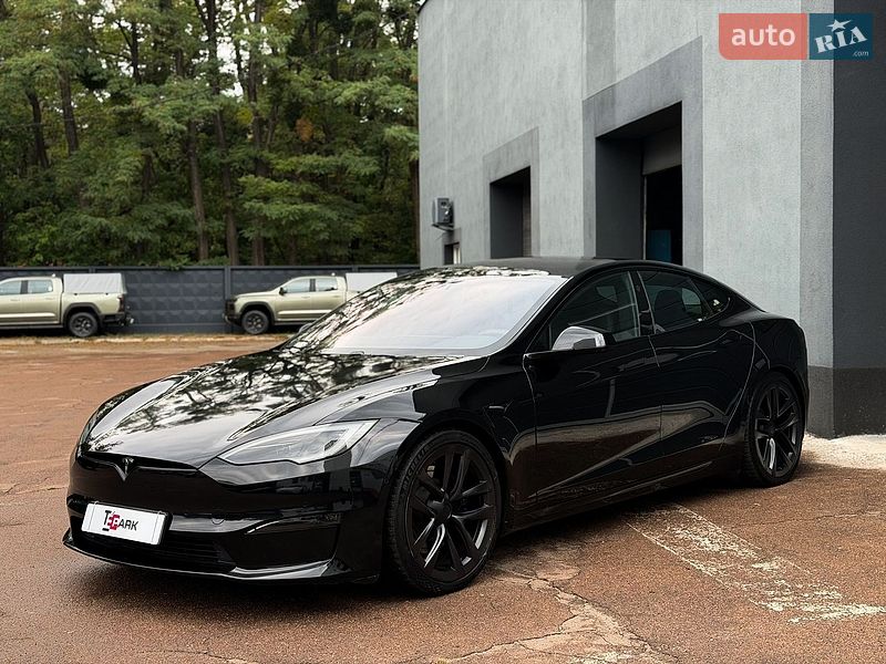 Лифтбек Tesla Model S 2022 в Киеве