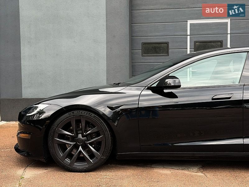 Лифтбек Tesla Model S 2022 в Киеве