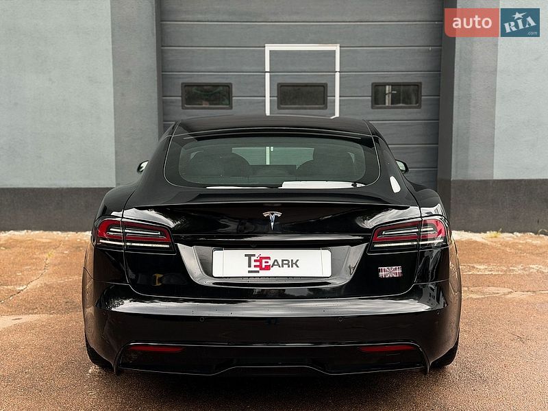 Лифтбек Tesla Model S 2022 в Киеве