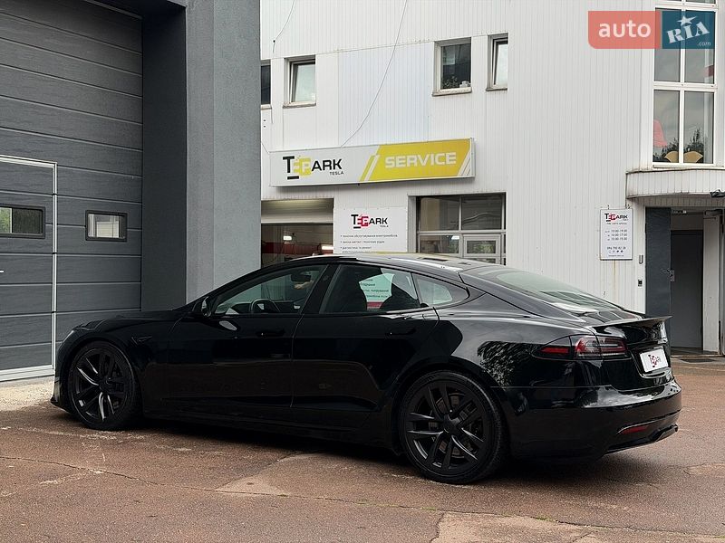 Лифтбек Tesla Model S 2022 в Киеве