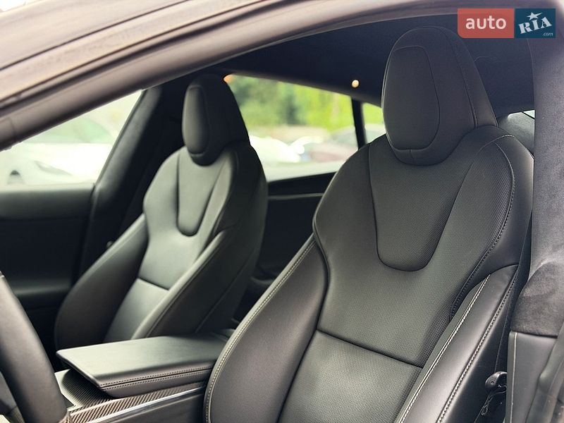 Лифтбек Tesla Model S 2022 в Киеве