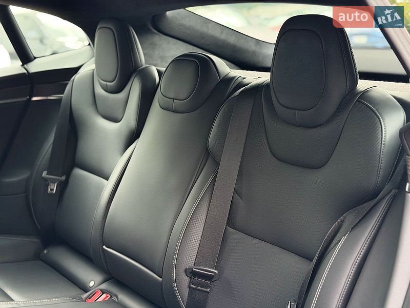 Лифтбек Tesla Model S 2022 в Киеве