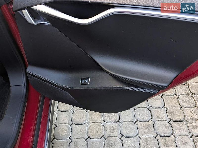 Ліфтбек Tesla Model S 2014 в Ковелі