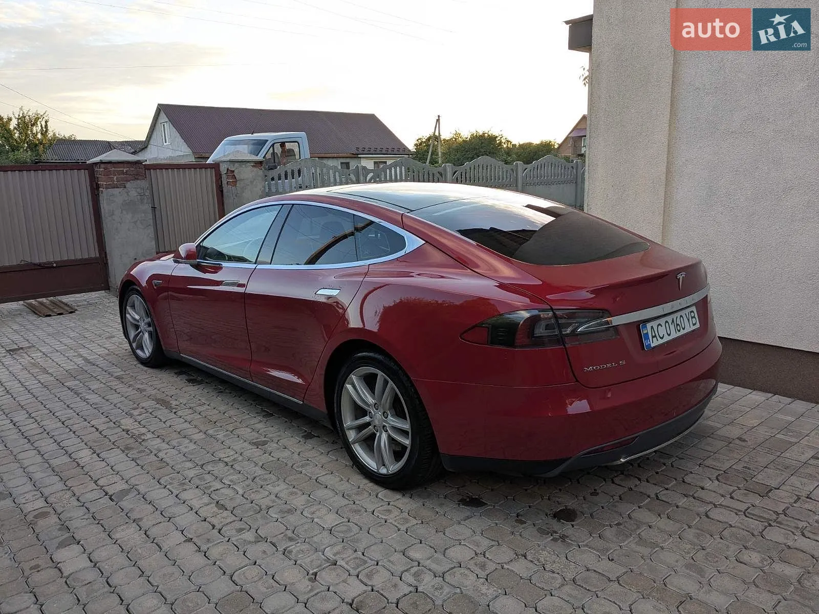 2014 Tesla Model S - мініатюра 4