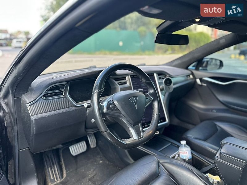 Лифтбек Tesla Model S 2016 в Киеве