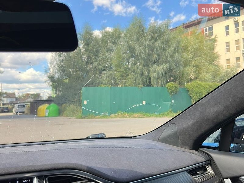 Лифтбек Tesla Model S 2016 в Киеве