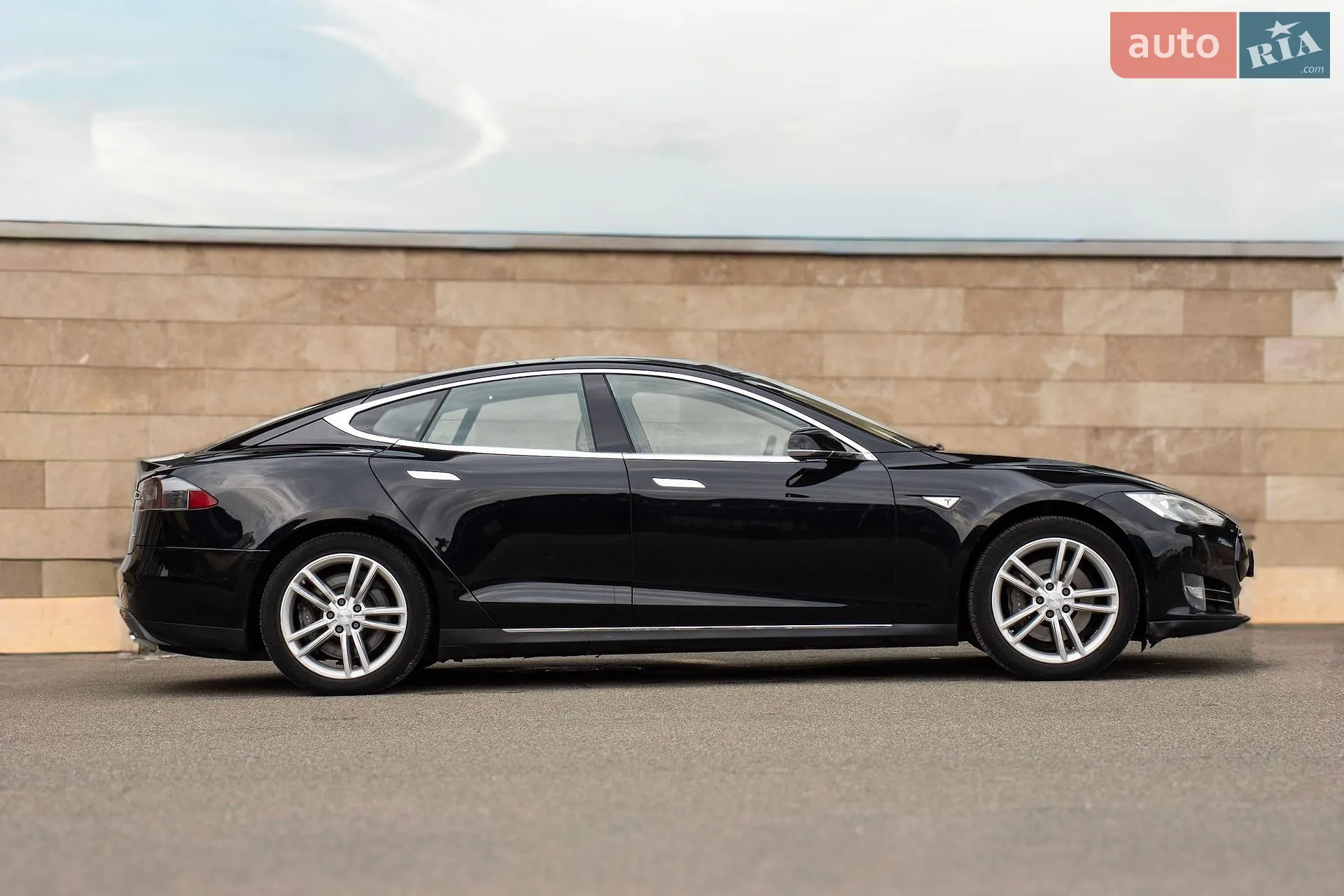 2014 Tesla Model S - мініатюра 2