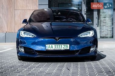 Tesla Model S 2015