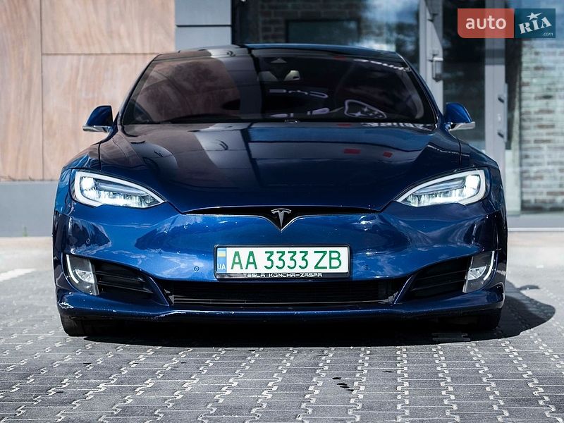Ліфтбек Tesla Model S 2015 в Києві фото Ліфтбек Tesla Model S 2015 в Києві