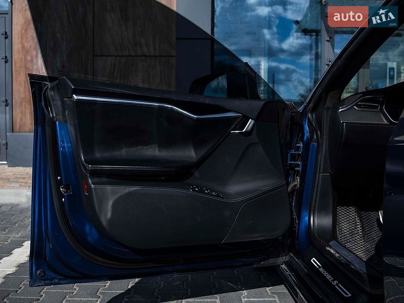 Ліфтбек Tesla Model S 2015 в Києві фото 7 Ліфтбек Tesla Model S 2015 в Києві