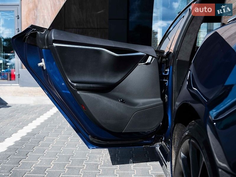 Ліфтбек Tesla Model S 2015 в Києві фото 11 Ліфтбек Tesla Model S 2015 в Києві