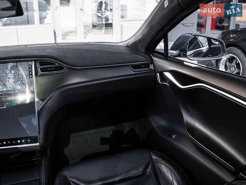 Ліфтбек Tesla Model S 2015 в Києві фото 15 Ліфтбек Tesla Model S 2015 в Києві