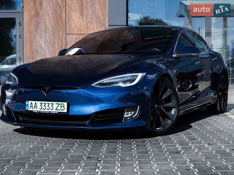 Ліфтбек Tesla Model S 2015 в Києві фото 30 Ліфтбек Tesla Model S 2015 в Києві