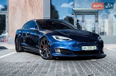 Ліфтбек Tesla Model S 2015 в Києві фото 32 Ліфтбек Tesla Model S 2015 в Києві