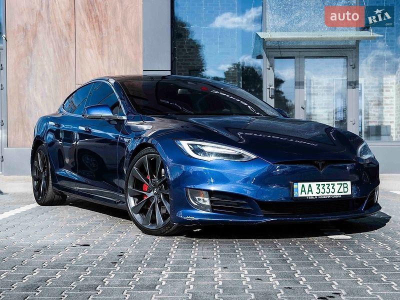 Ліфтбек Tesla Model S 2015 в Києві фото 32 Ліфтбек Tesla Model S 2015 в Києві