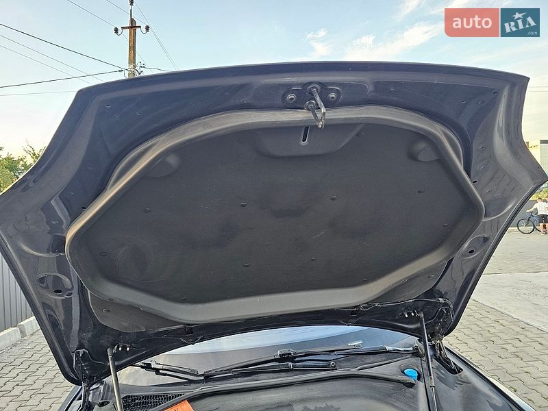 Ліфтбек Tesla Model S 2015 в Львові
