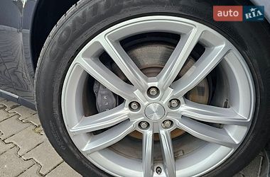 Ліфтбек Tesla Model S 2015 в Львові