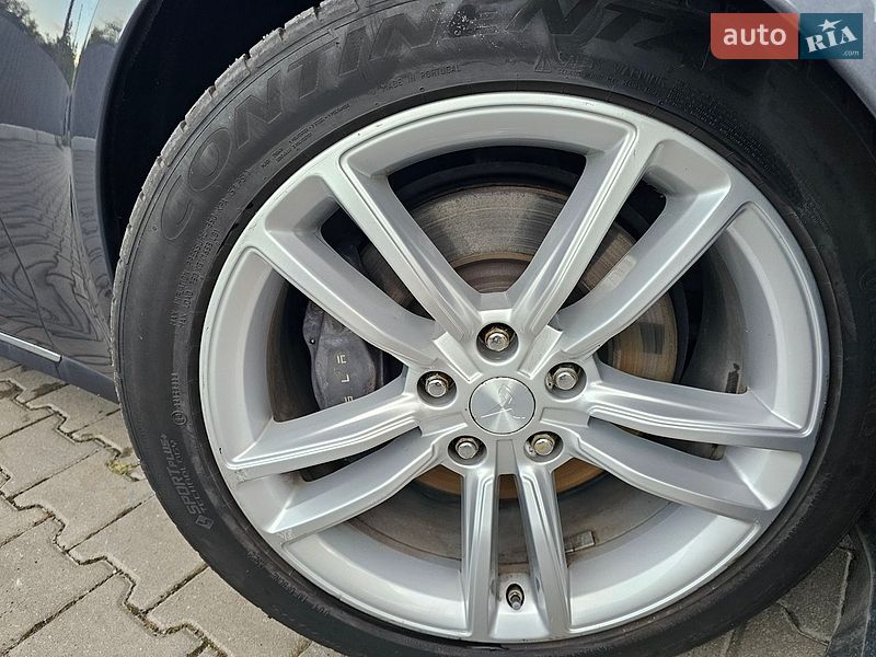 Ліфтбек Tesla Model S 2015 в Львові