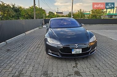 Ліфтбек Tesla Model S 2015 в Львові