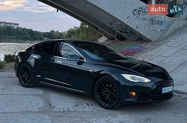 Лифтбек Tesla Model S 2013 в Виннице