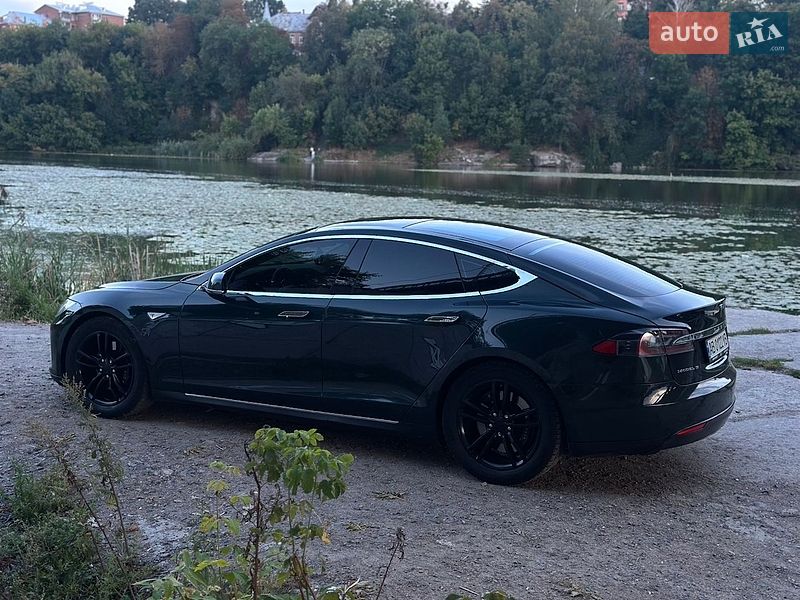 Лифтбек Tesla Model S 2013 в Виннице