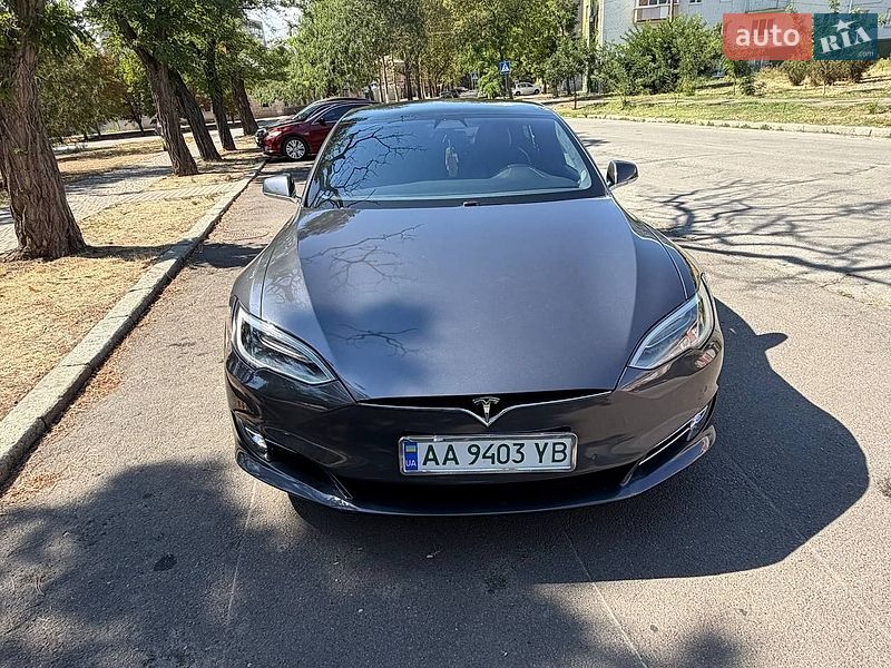 Лифтбек Tesla Model S 2020 в Николаеве