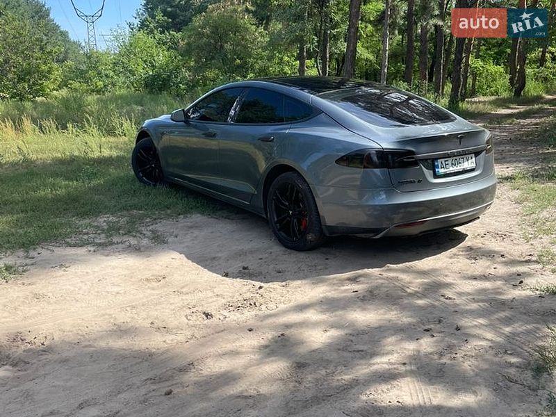 Ліфтбек Tesla Model S 2013 в Дніпрі фото 21 Ліфтбек Tesla Model S 2013 в Дніпрі