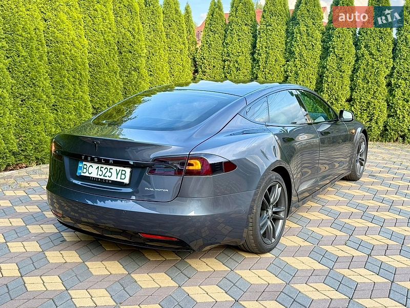 Ліфтбек Tesla Model S 2020 в Самборі