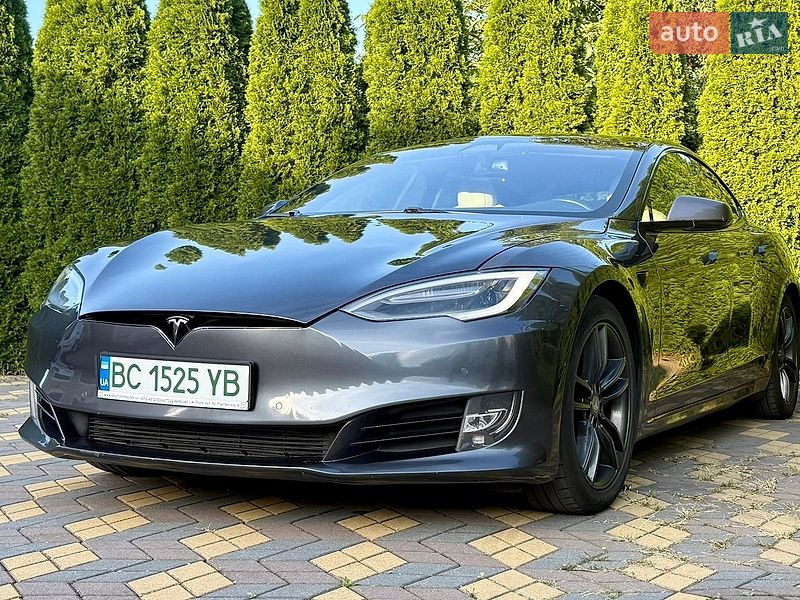 Ліфтбек Tesla Model S 2020 в Самборі