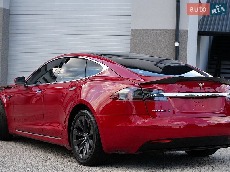 Ліфтбек Tesla Model S 2020 в Дрогобичі
