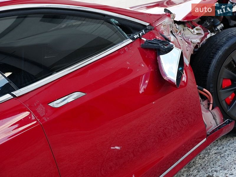 Ліфтбек Tesla Model S 2020 в Дрогобичі