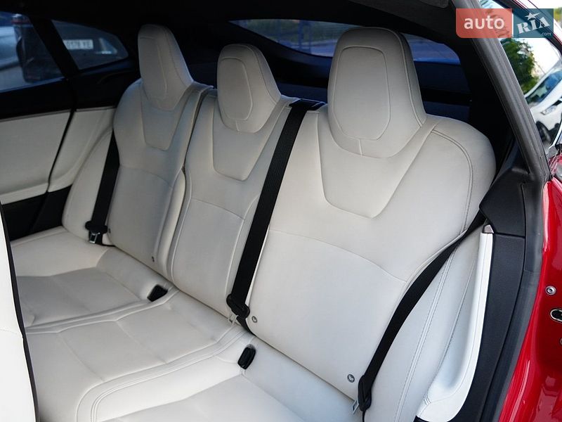 Ліфтбек Tesla Model S 2020 в Дрогобичі