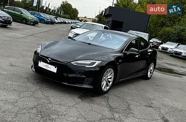 Ліфтбек Tesla Model S 2016 в Луцьку