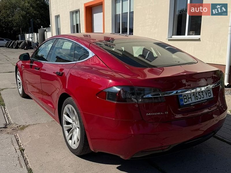 Лифтбек Tesla Model S 2016 в Одессе
