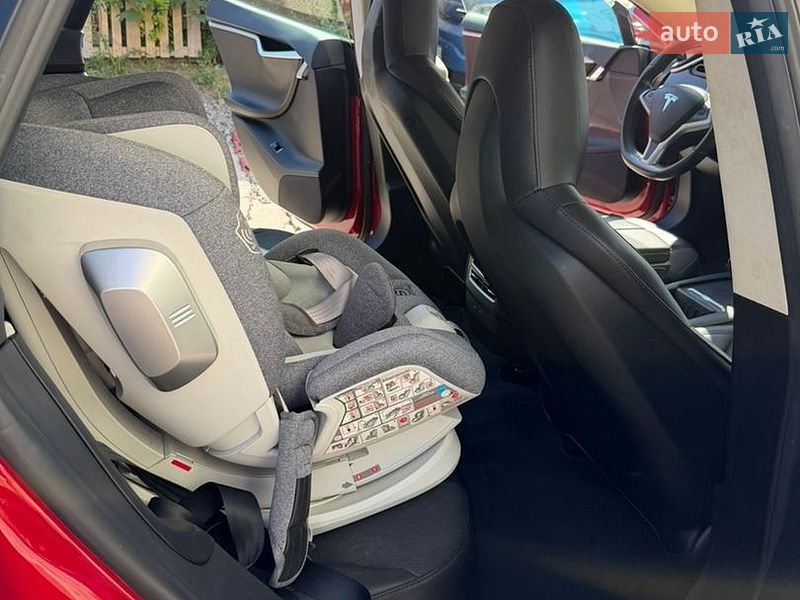 Лифтбек Tesla Model S 2016 в Одессе
