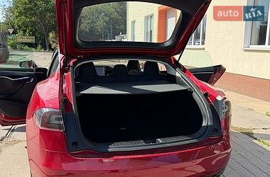 Лифтбек Tesla Model S 2016 в Одессе