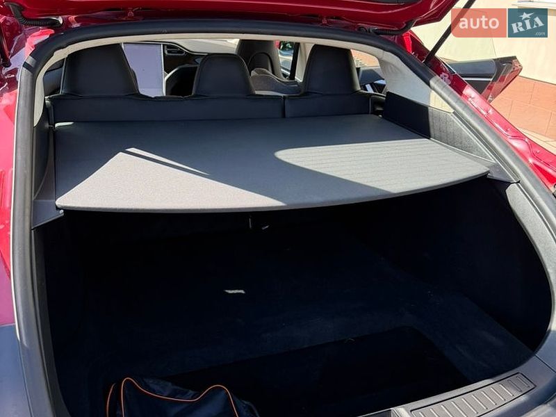 Лифтбек Tesla Model S 2016 в Одессе