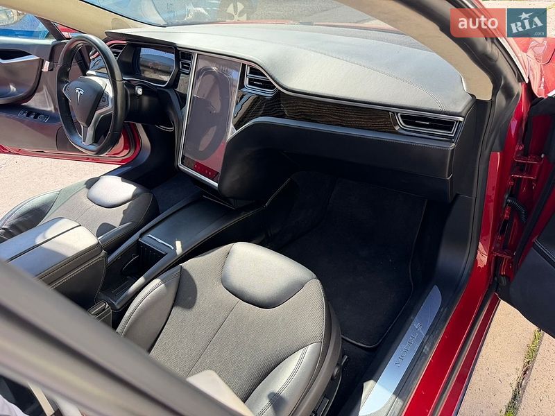 Лифтбек Tesla Model S 2016 в Одессе