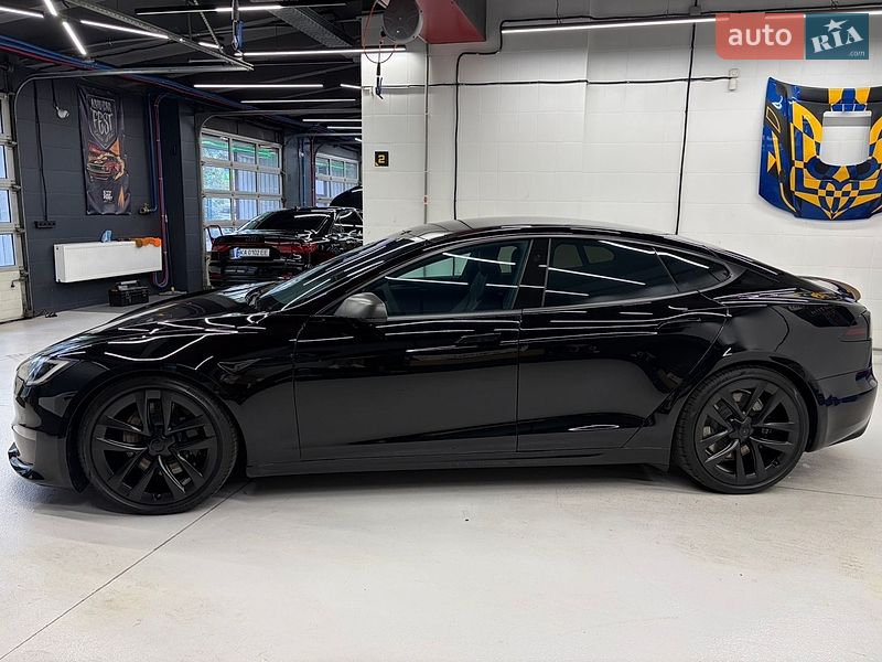 Лифтбек Tesla Model S 2021 в Киеве фото 7 Лифтбек Tesla Model S 2021 в Киеве
