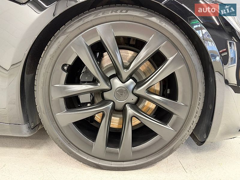 Лифтбек Tesla Model S 2021 в Киеве