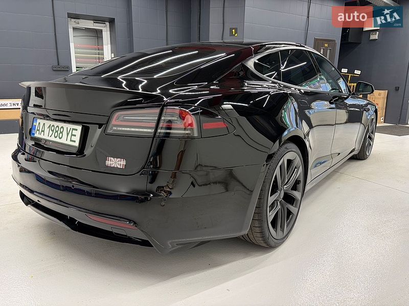 Лифтбек Tesla Model S 2021 в Киеве