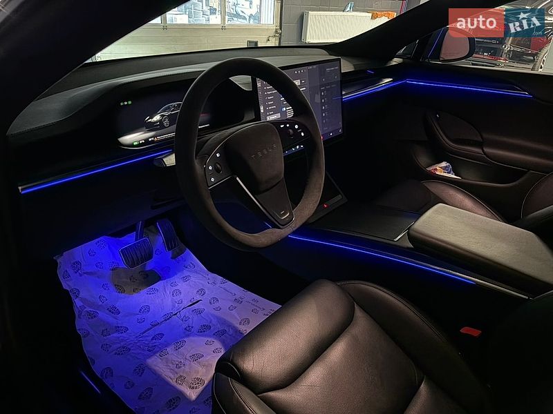 Лифтбек Tesla Model S 2021 в Киеве